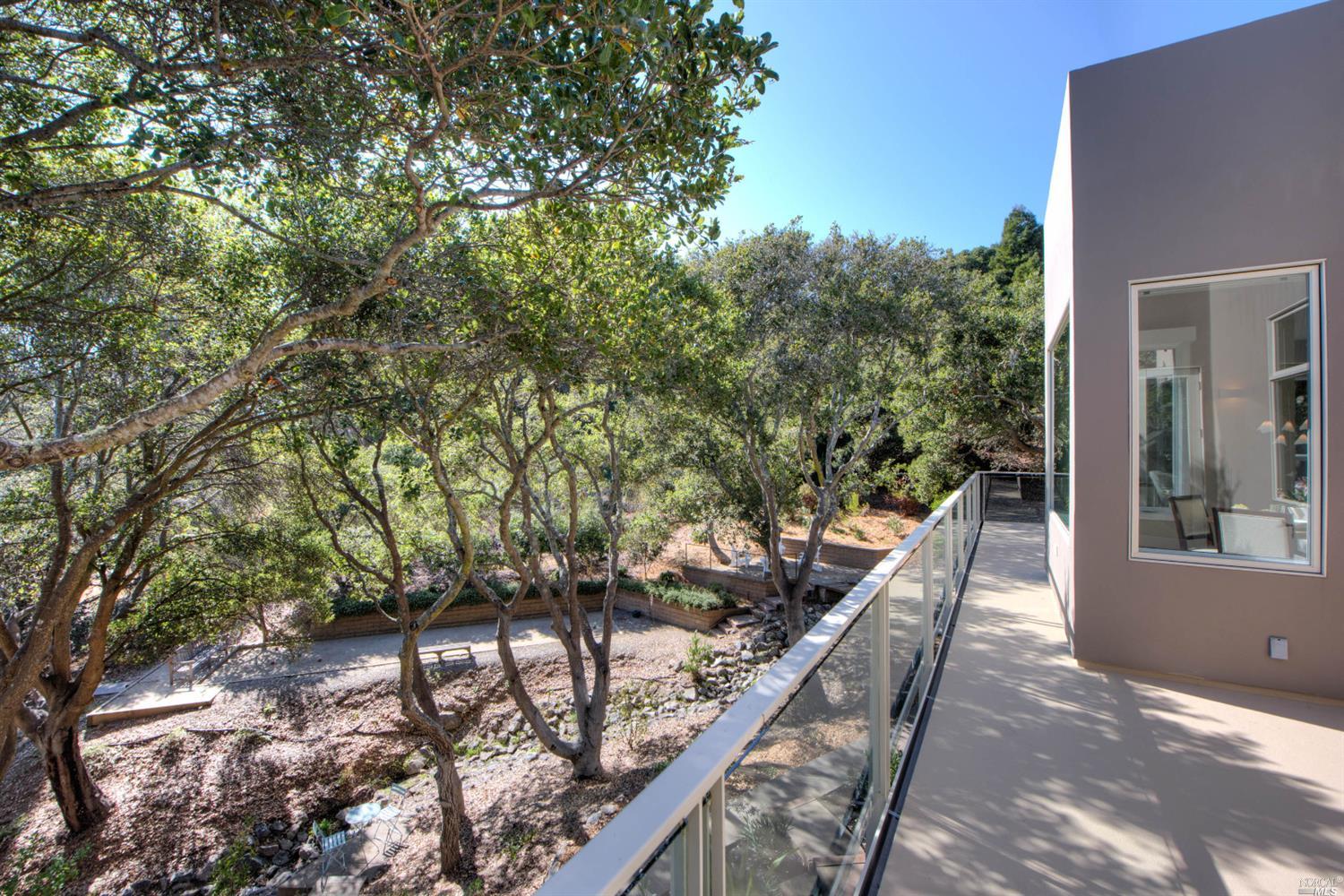 83 Round Hill Rd, Tiburon, CA 94920 photo 35