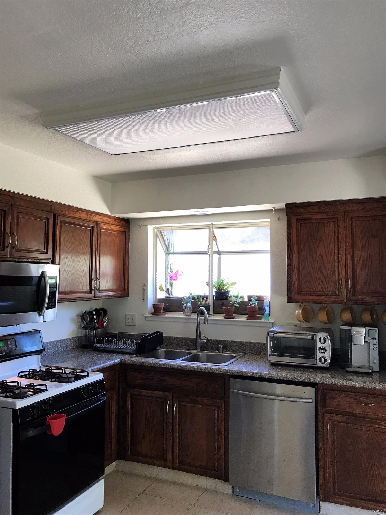154 Royal Ct, Vallejo, CA 94591 photo 8