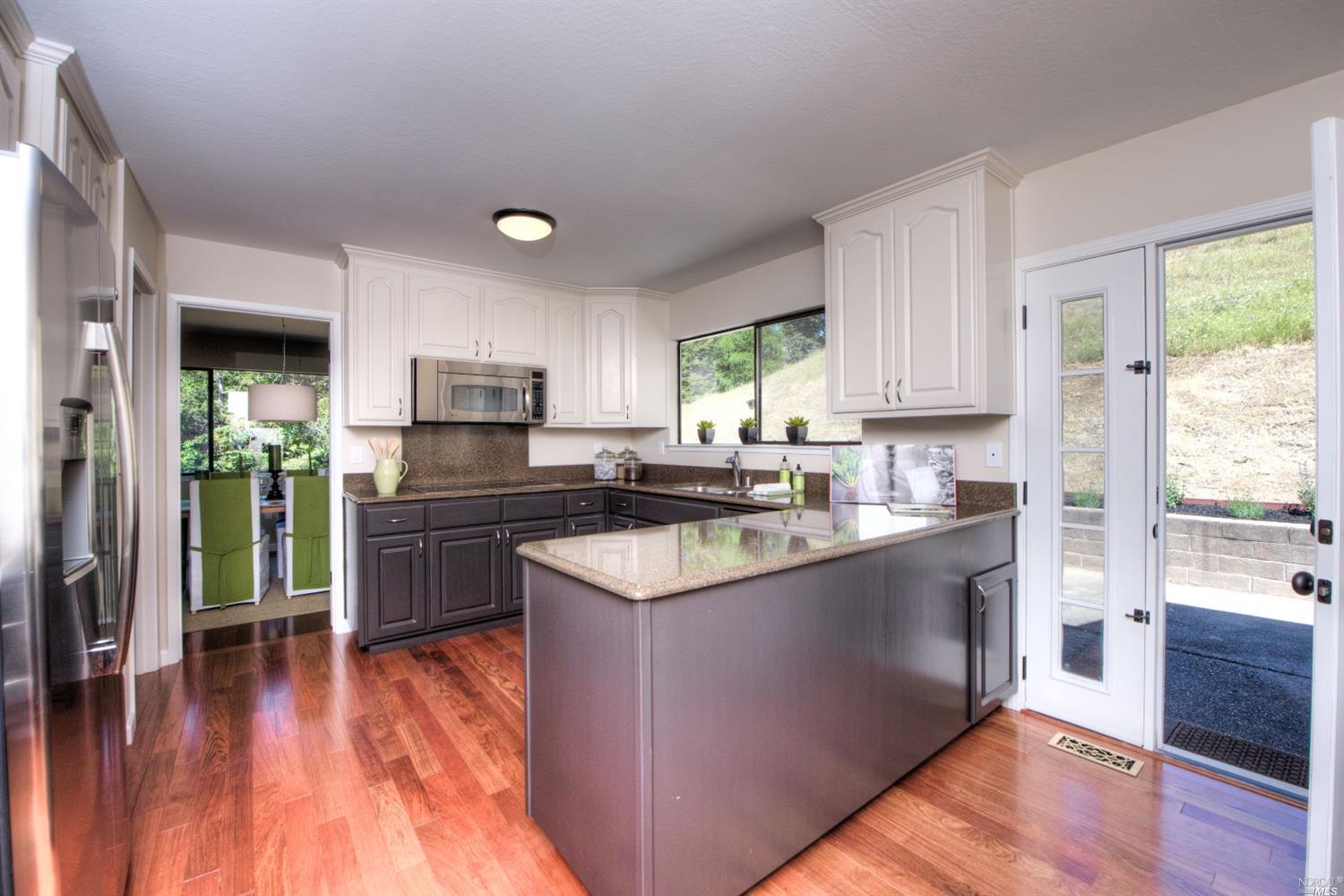 6 Tomahawk Ct, Novato, CA 94949 photo 8