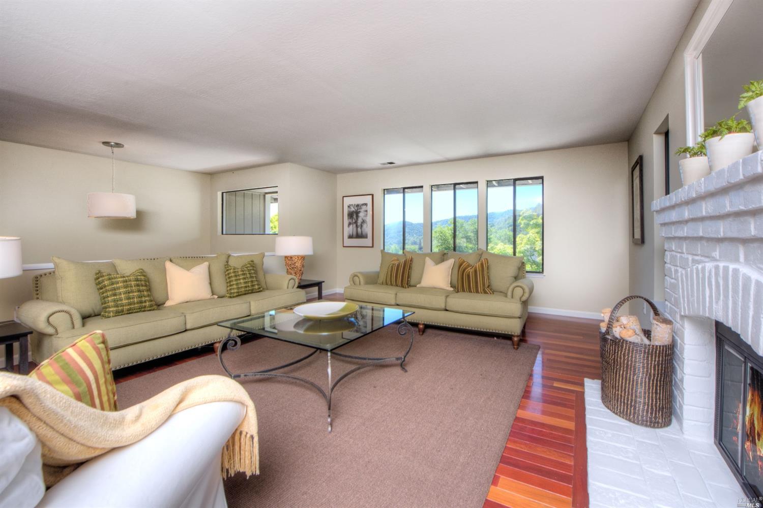 6 Tomahawk Ct, Novato, CA 94949 photo 2