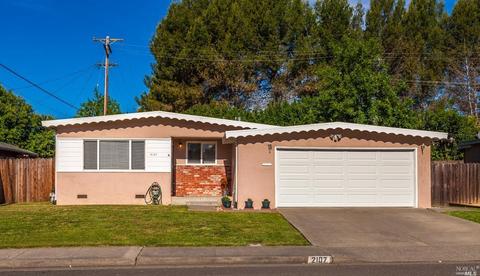 2107 Cambridge Dr, Fairfield, CA 94533 photo 2