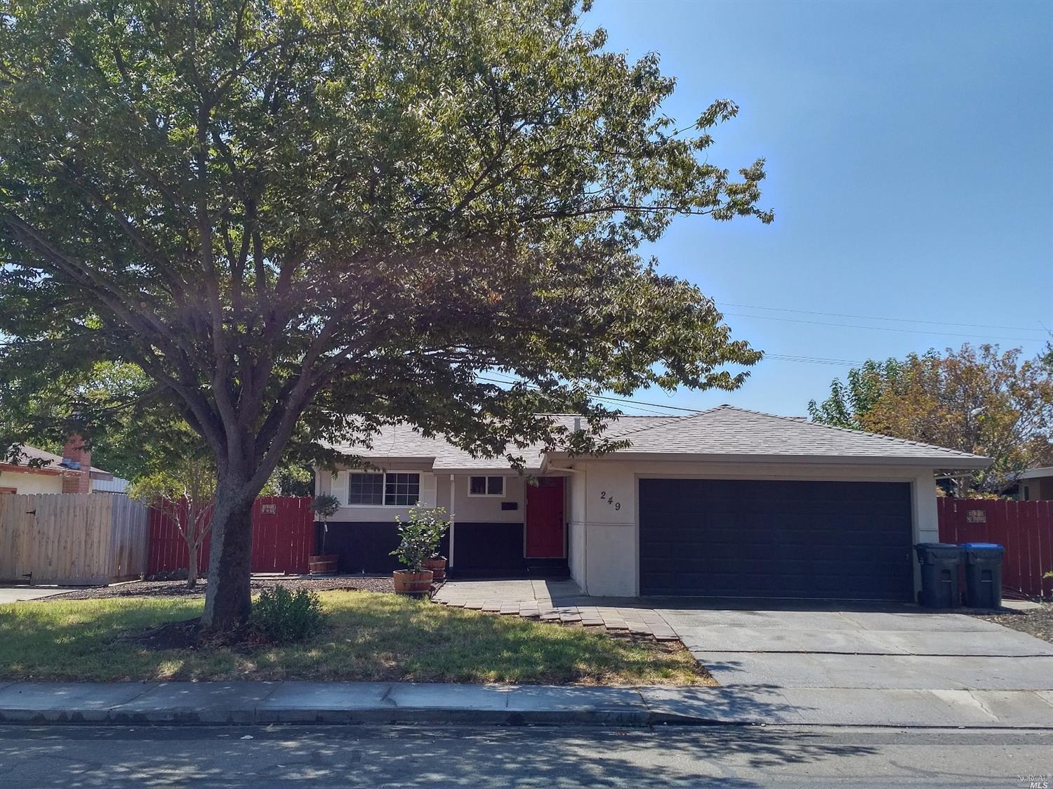 249 E Pacific Ave, Fairfield, CA 94533 photo 3
