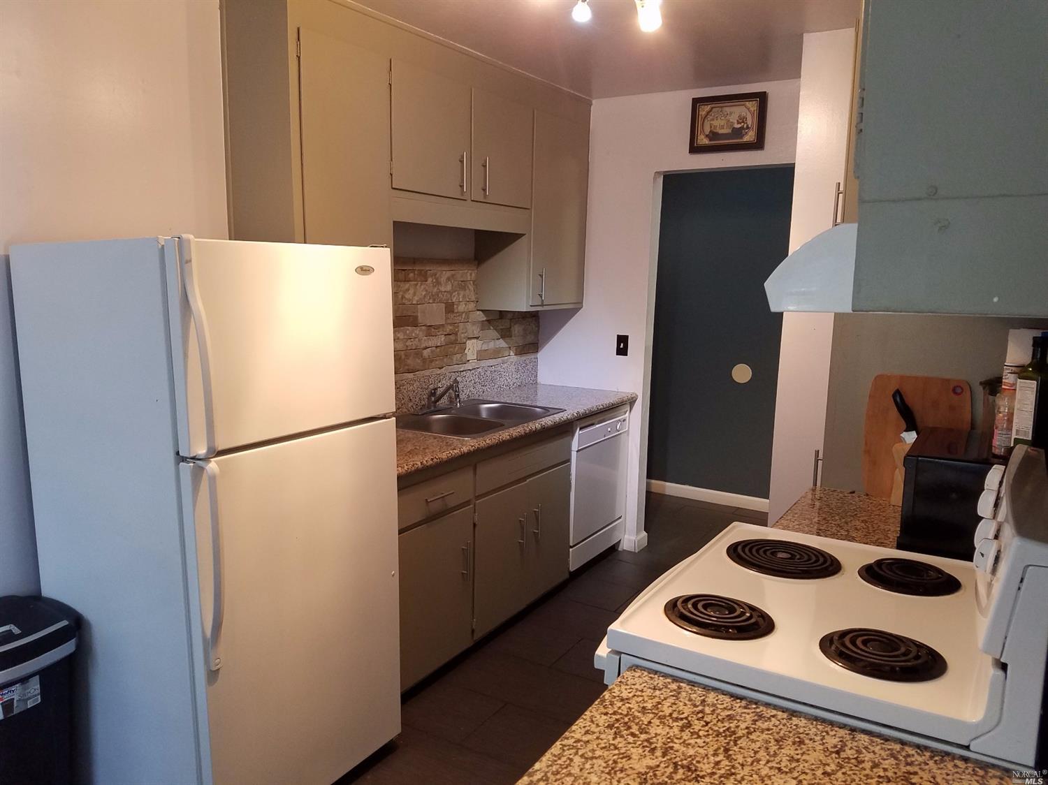 249 E Pacific Ave, Fairfield, CA 94533 photo 9