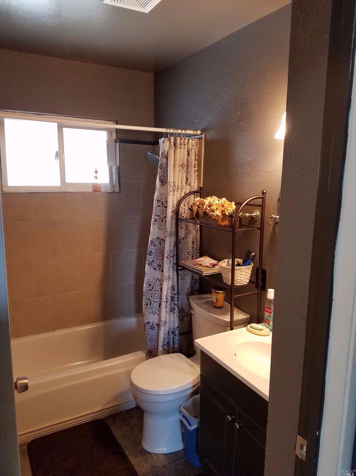 249 E Pacific Ave, Fairfield, CA 94533 photo 20