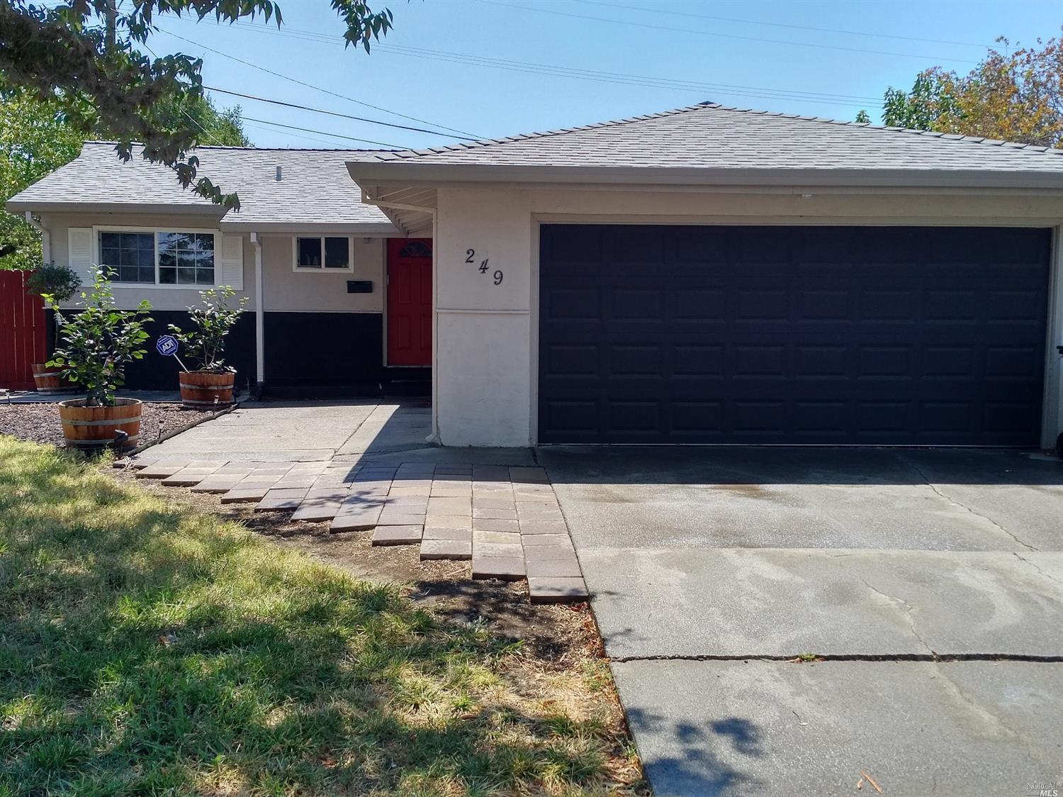 249 E Pacific Ave, Fairfield, CA 94533 photo 2