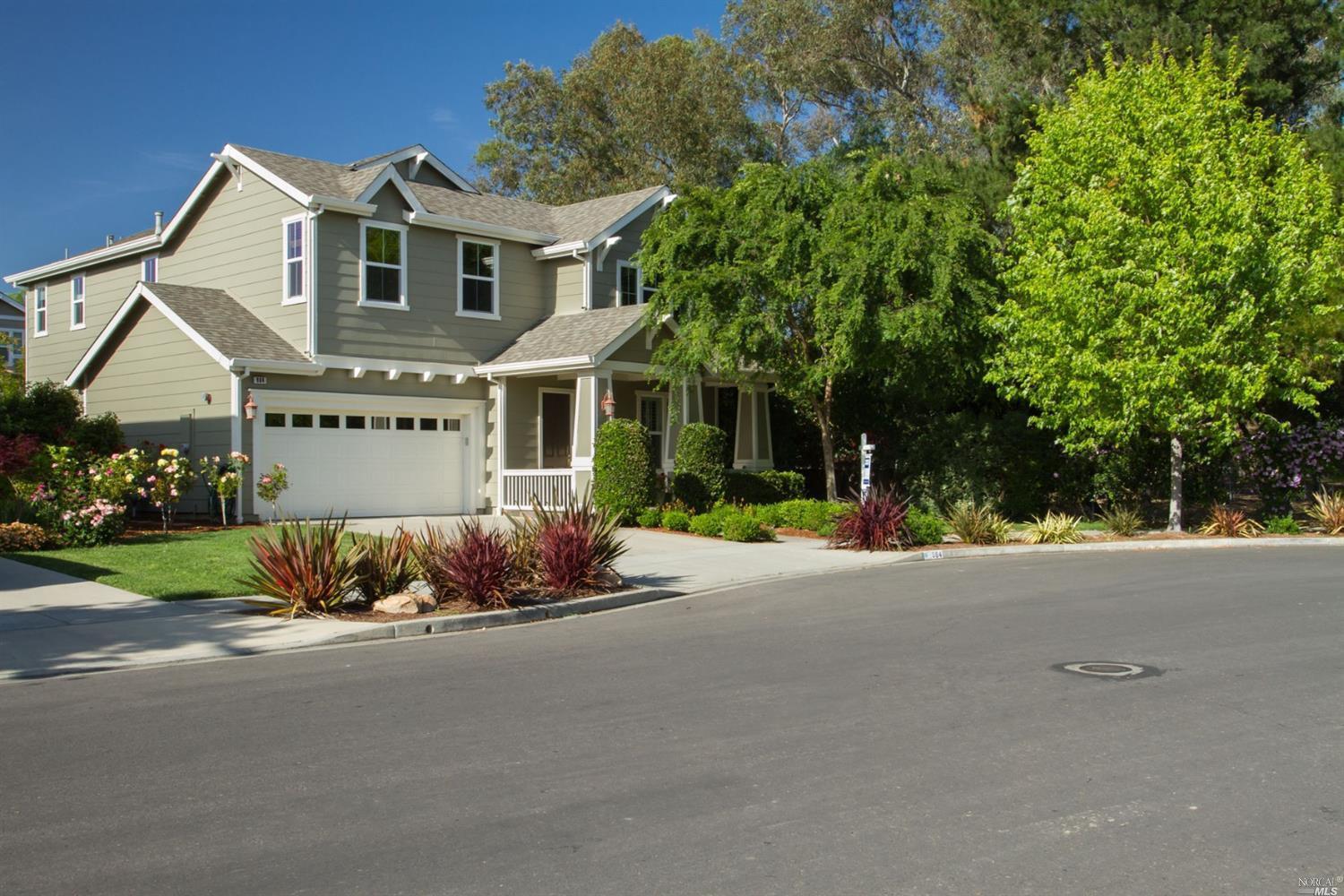 984 Capitola Dr, Napa, CA 94559 photo 2
