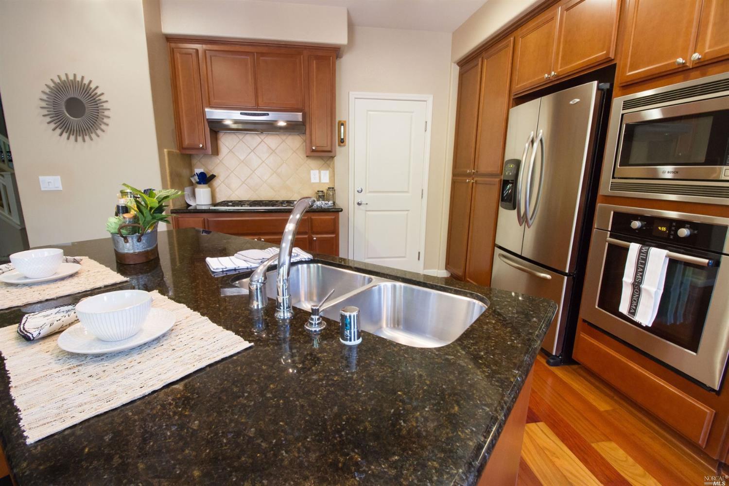 984 Capitola Dr, Napa, CA 94559 photo 12