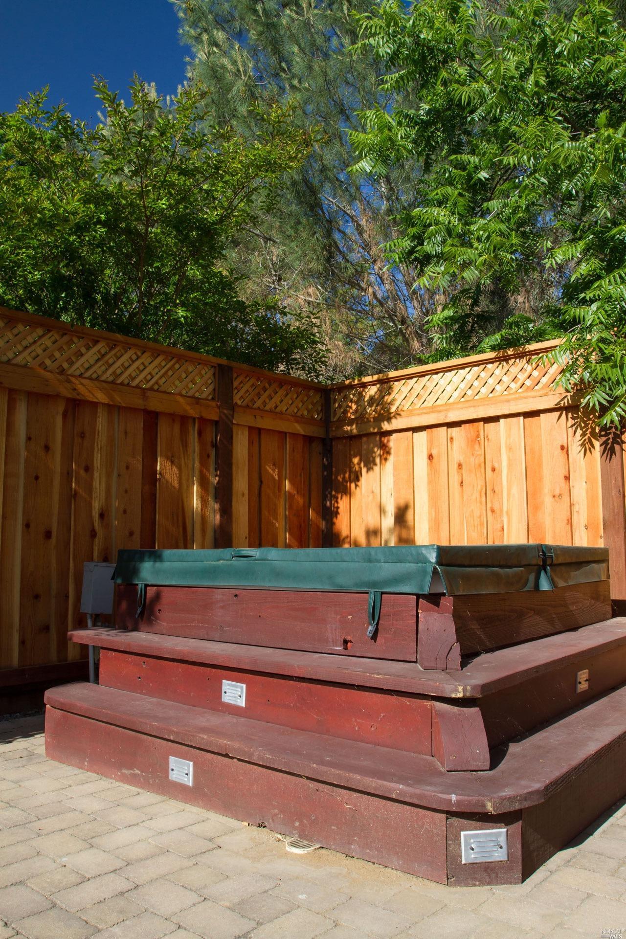 984 Capitola Dr, Napa, CA 94559 photo 34