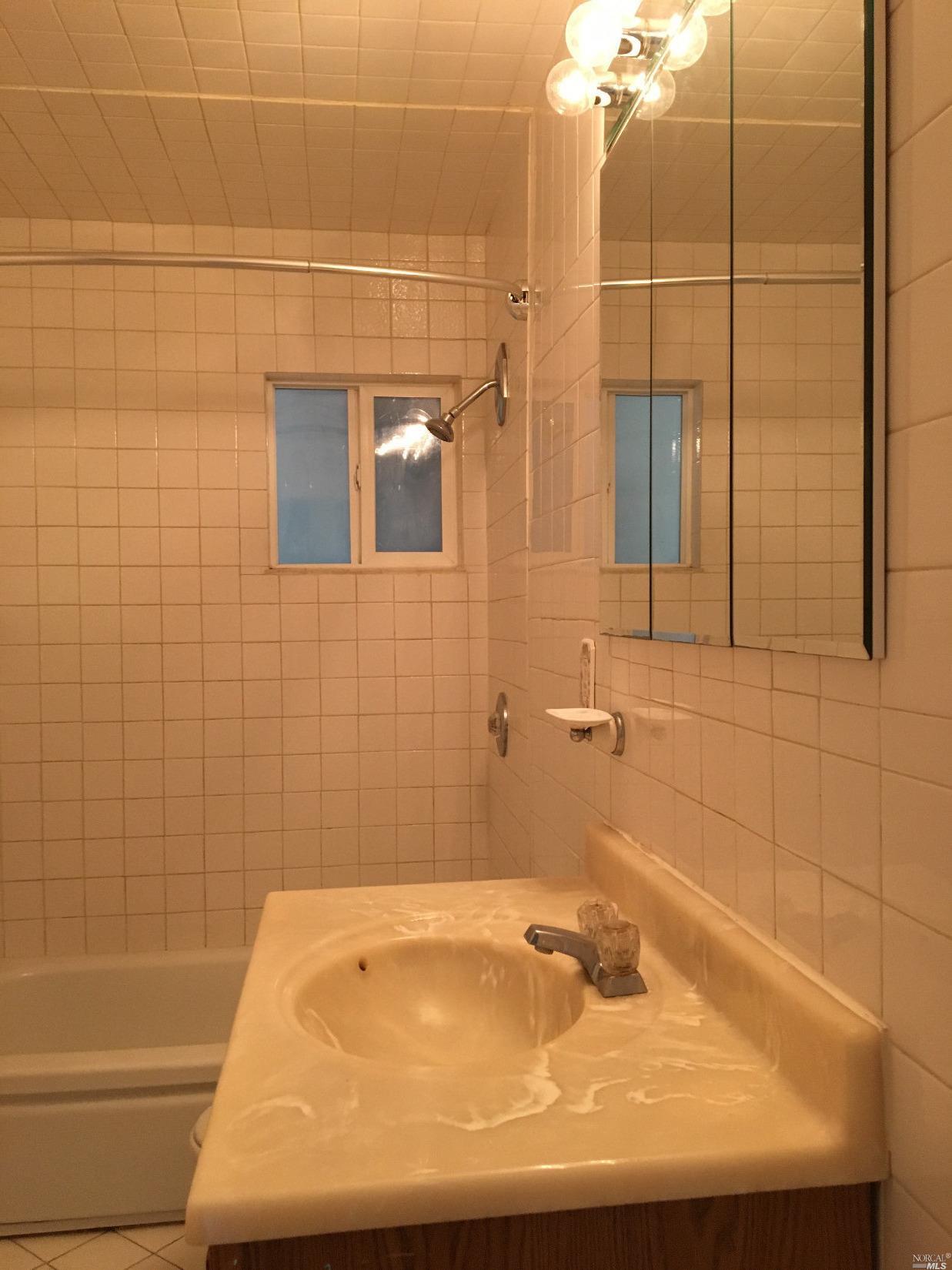 249 Circle Dr, Vacaville, CA 95688 photo 3