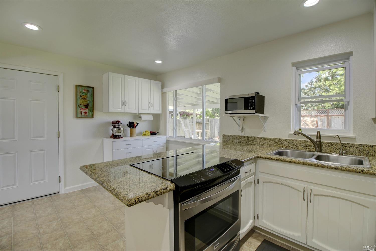 1437 E Madison St, Petaluma, CA 94954 photo 6