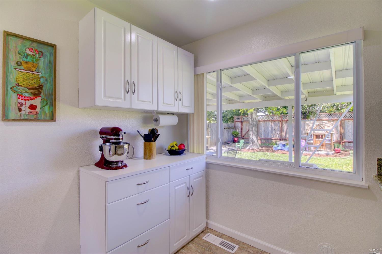 1437 E Madison St, Petaluma, CA 94954 photo 10
