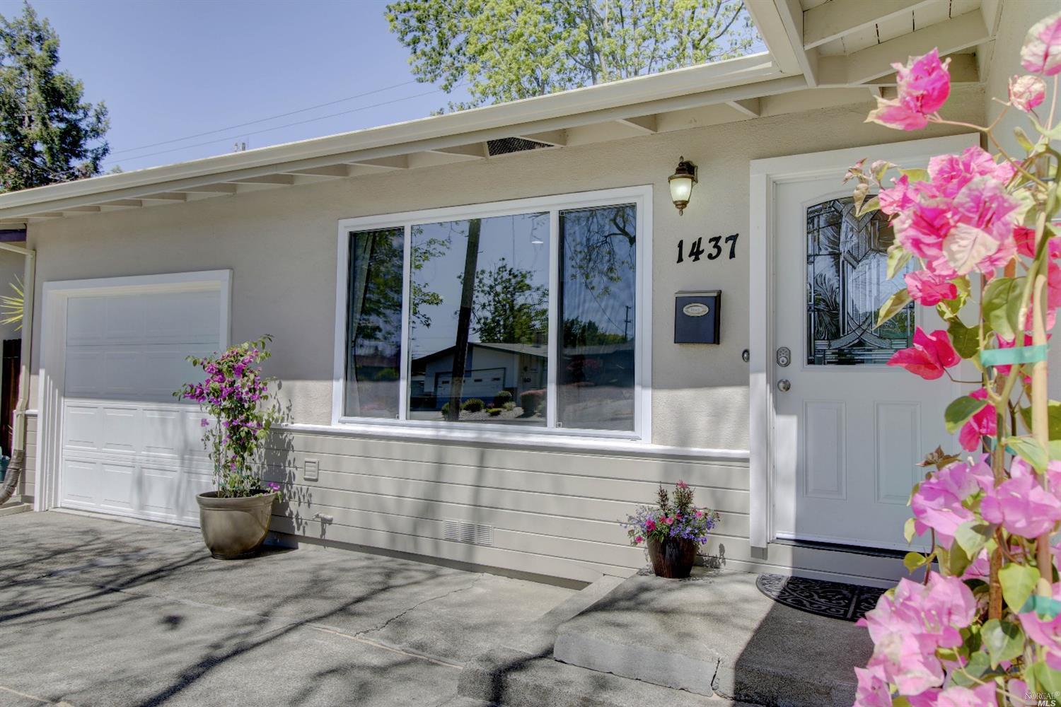 1437 E Madison St, Petaluma, CA 94954 photo 2