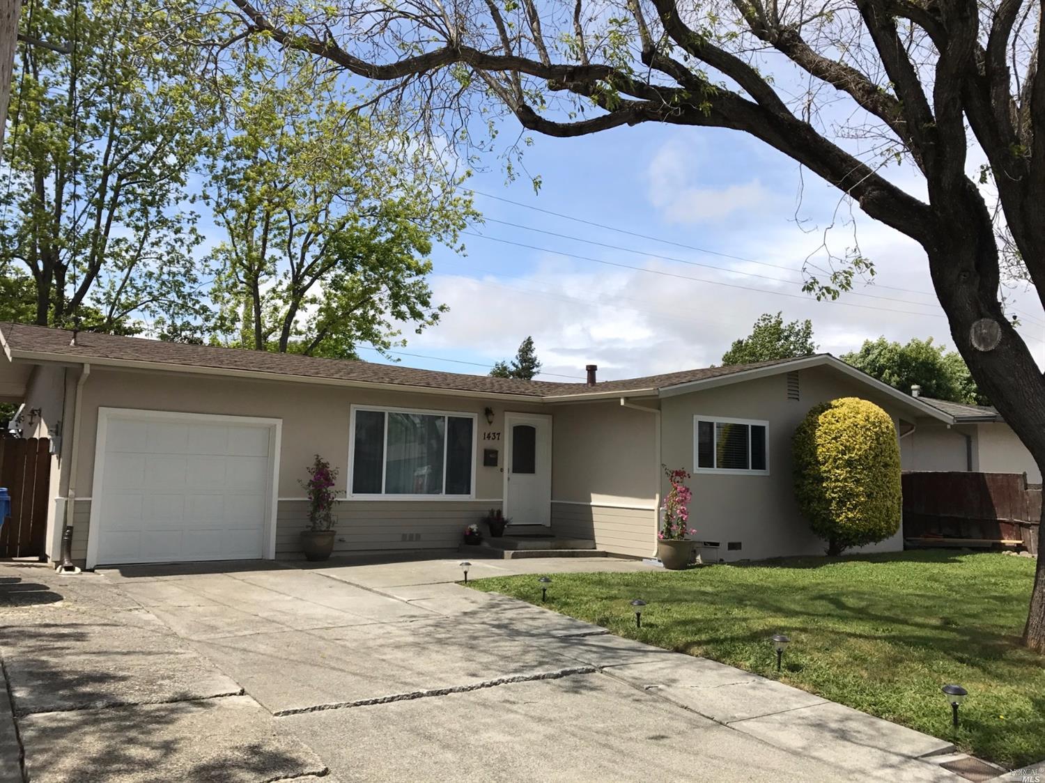 1437 E Madison St, Petaluma, CA 94954 photo 1