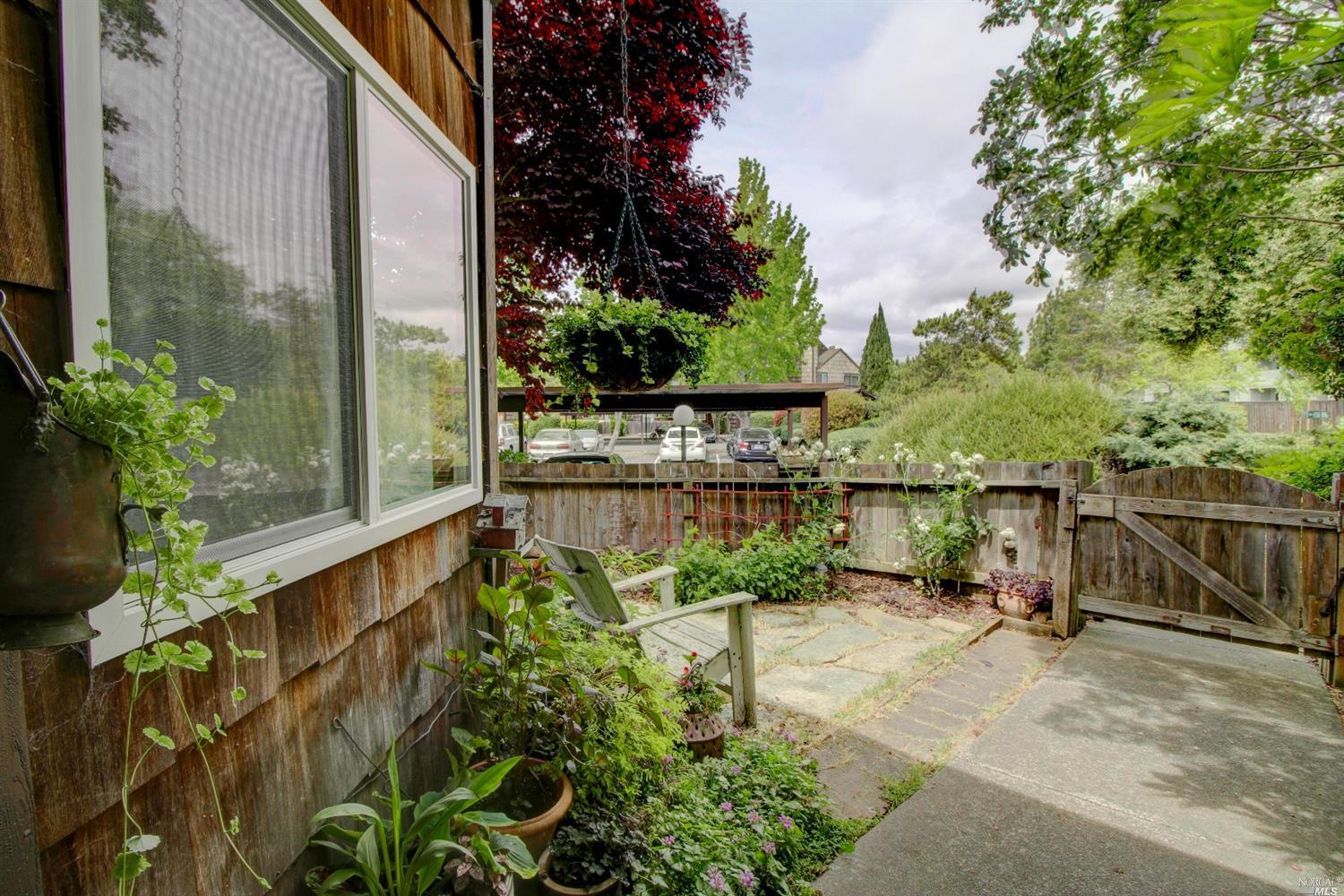 8188 Sunflower Dr, Cotati, CA 94931 photo 3