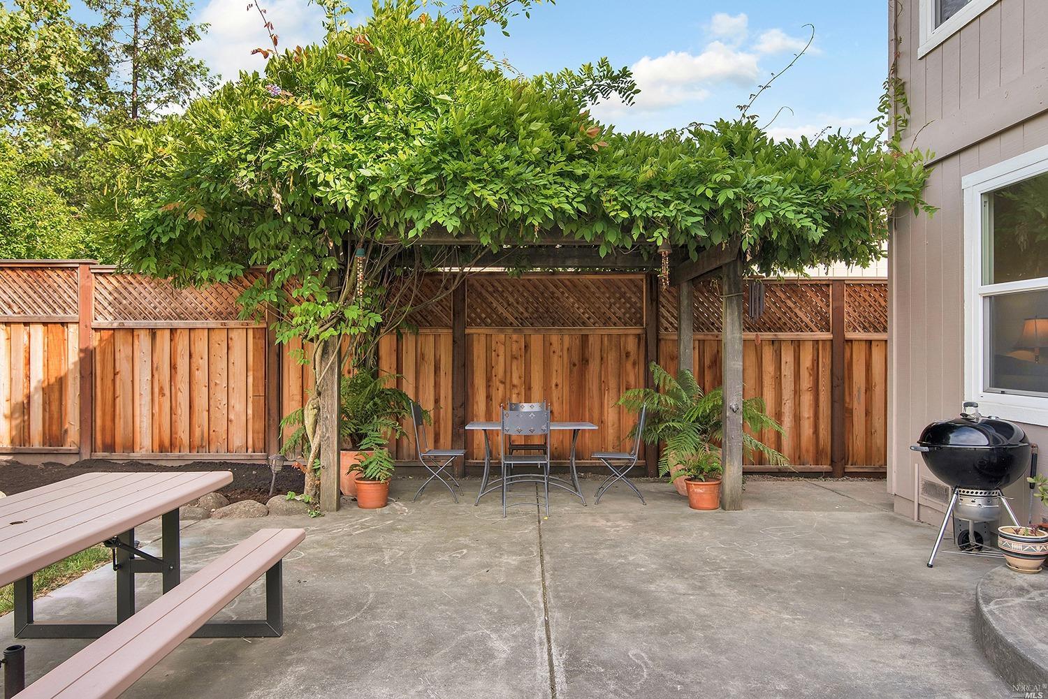 6190 Marsi Ct, Windsor, CA 95492 photo 23