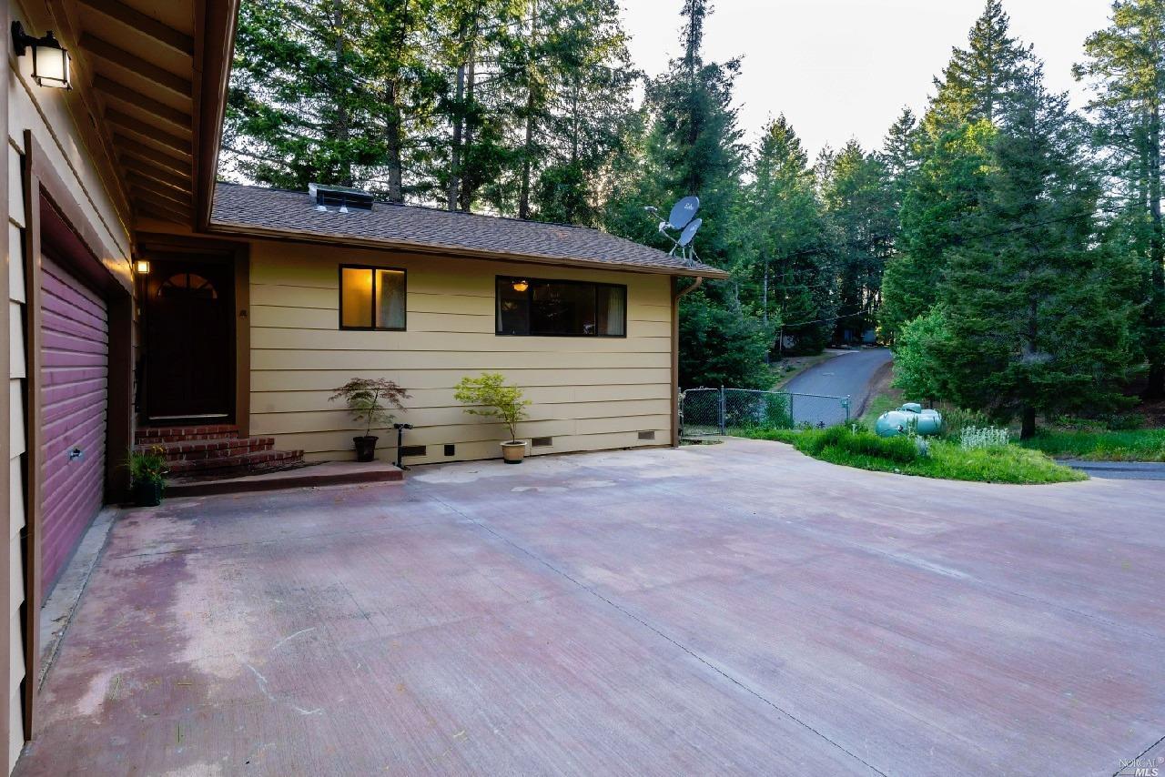 1413 Archer Pl, Willits, CA 95490 photo 3