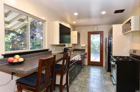 8 Queens Ct, Napa, CA 94558 photo 6