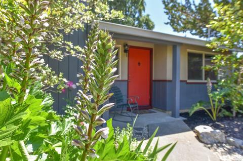 8 Queens Ct, Napa, CA 94558 photo 2