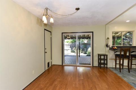 8 Queens Ct, Napa, CA 94558 photo 8