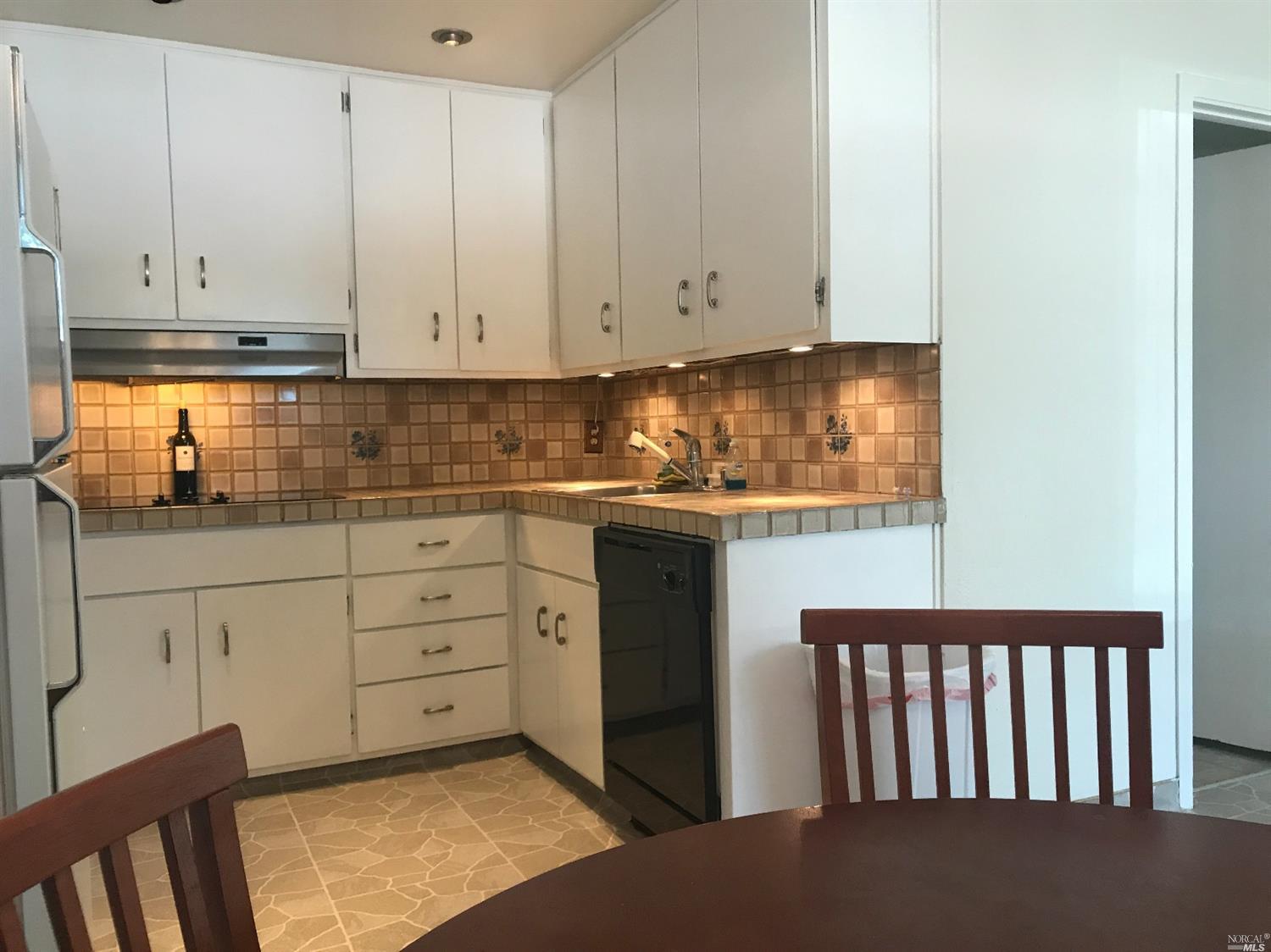 1074 Caldwell Ave, Vallejo, CA 94591 photo 8