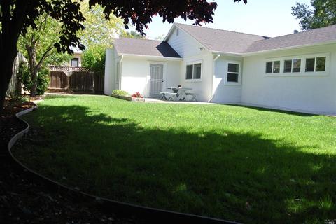 1707 E St, Napa, CA 94559 photo 5
