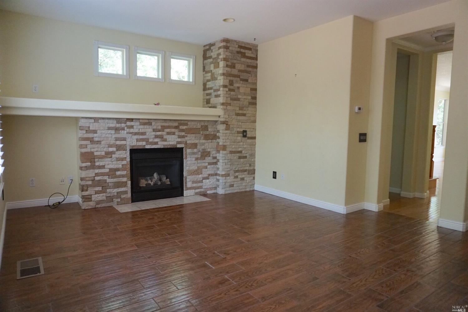 8934 Oakfield Ln, Windsor, CA 95492 photo 9