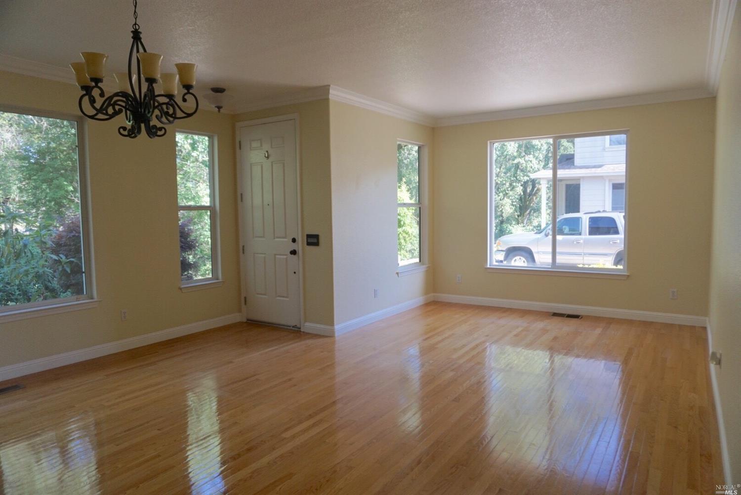 8934 Oakfield Ln, Windsor, CA 95492 photo 3