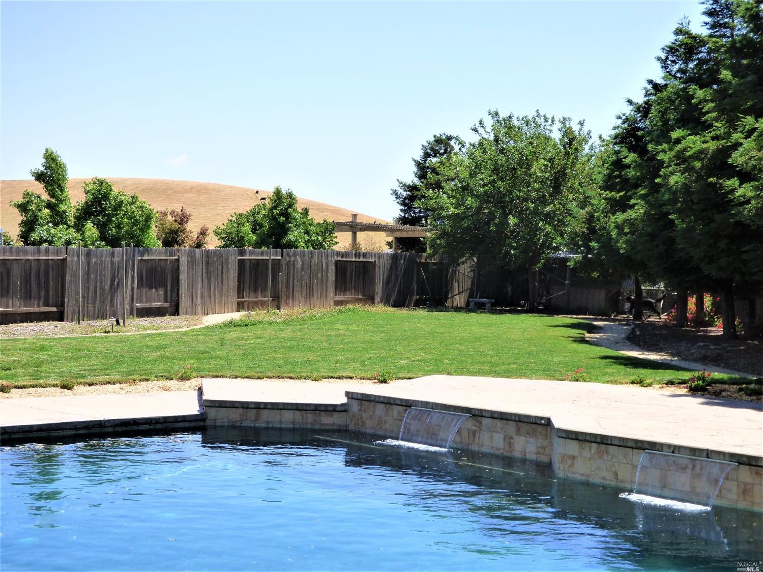 634 Ruby Dr, Vacaville, CA 95687 photo 27