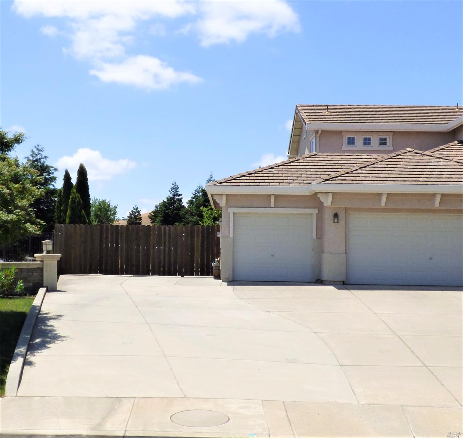 634 Ruby Dr, Vacaville, CA 95687 photo 2
