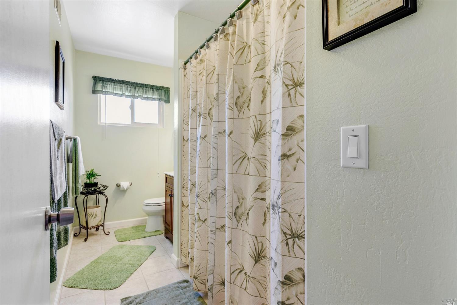 2822 Apache St, Santa Rosa, CA 95403 photo 9
