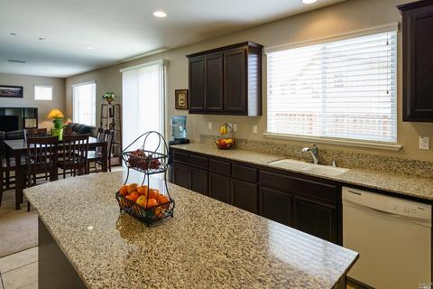 2189 Yellow Rose Cir, Fairfield, CA 94534 photo 4
