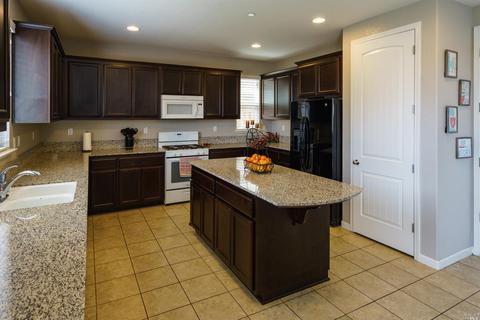 2189 Yellow Rose Cir, Fairfield, CA 94534 photo 3