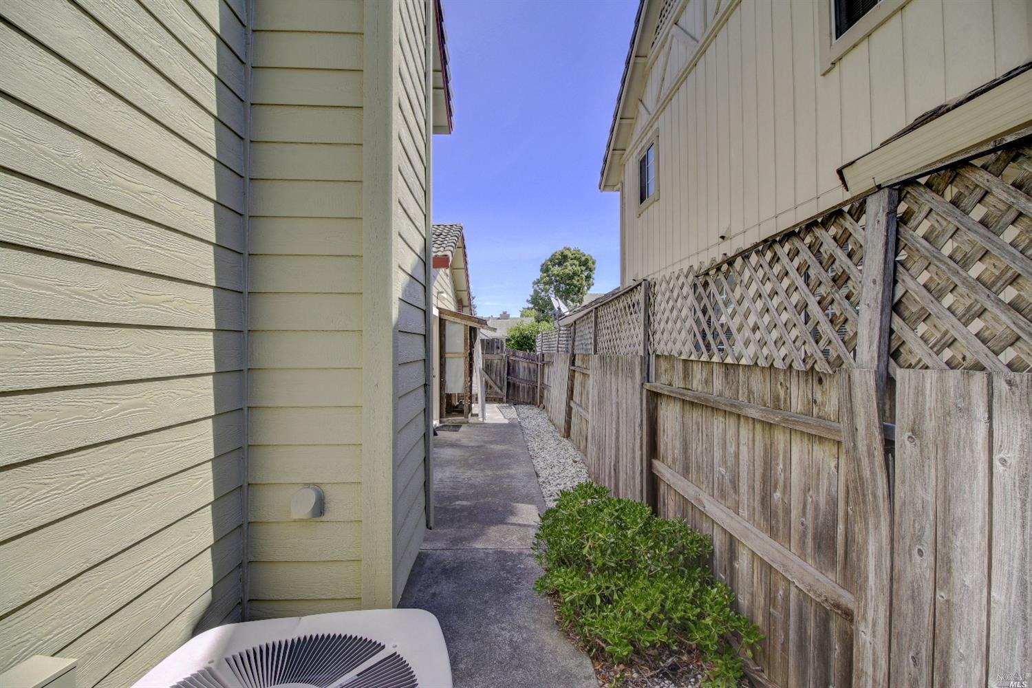 1128 Daniel Dr, Petaluma, CA 94954 photo 42