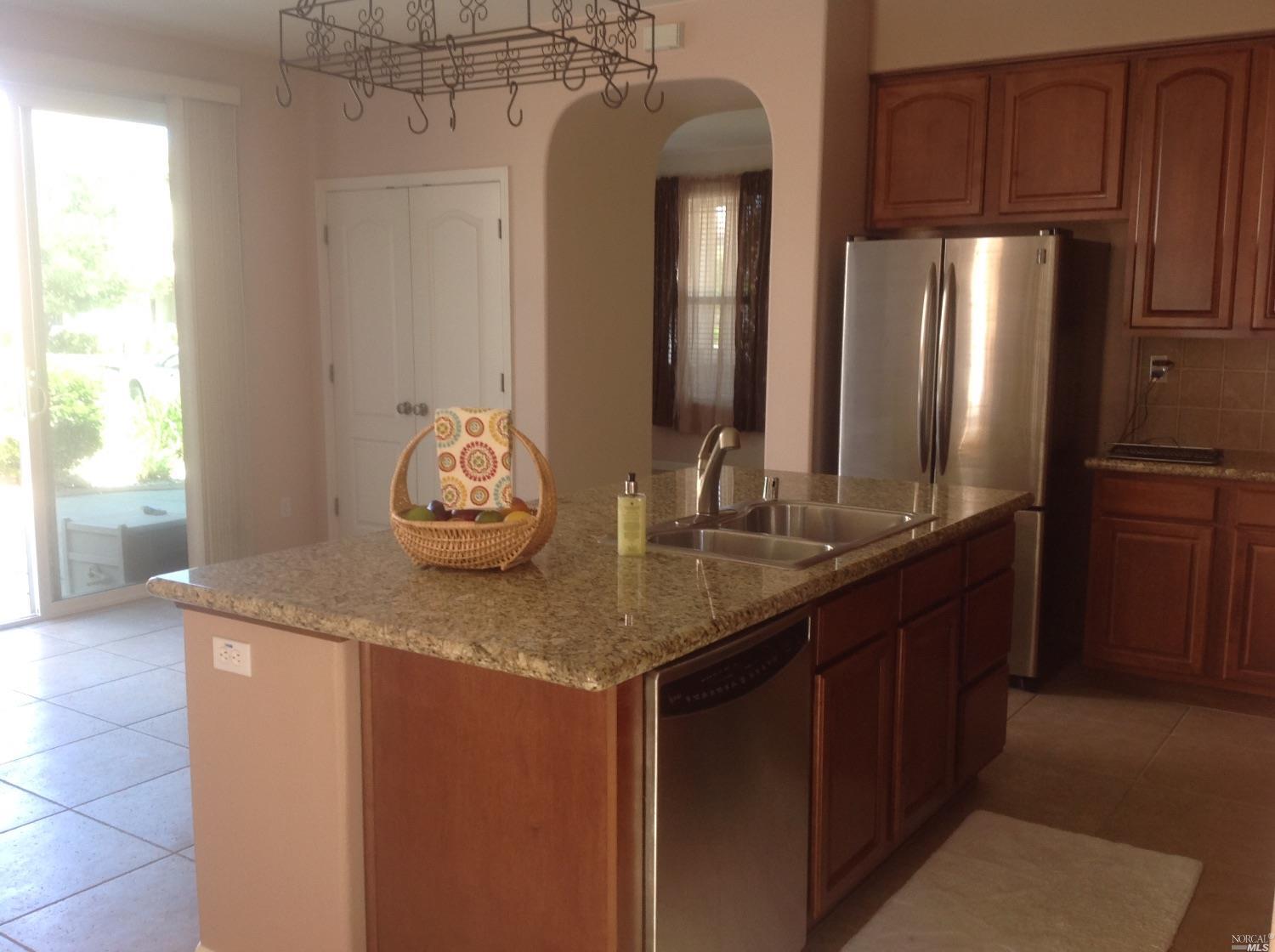 2450 White Dr, Fairfield, CA 94533 photo 16