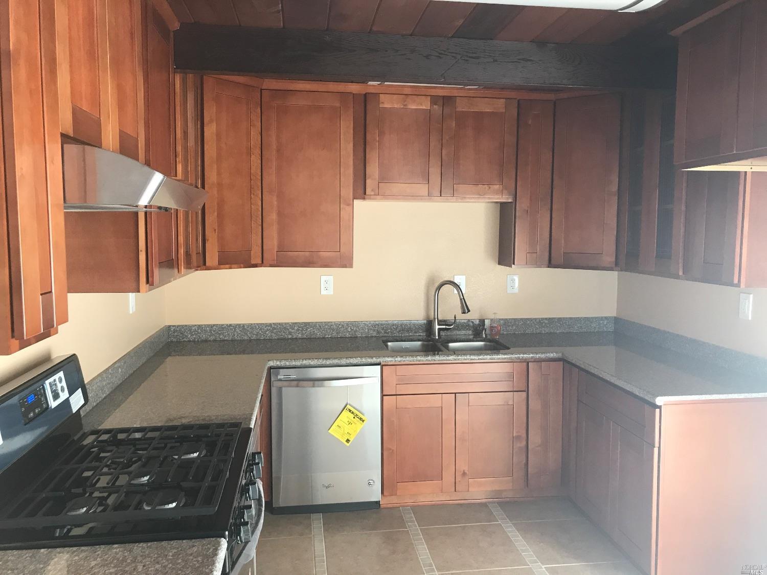 1008 Tyler St, Fairfield, CA 94533 photo 4