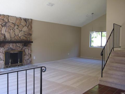 1379 Hale St, Vallejo, CA 94591 photo 2