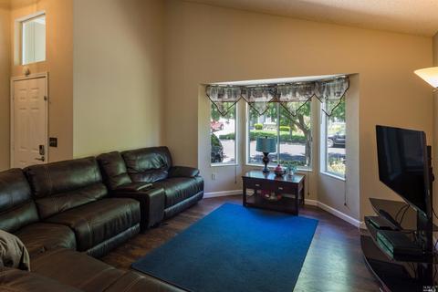 1057 Peppertree Dr, Fairfield, CA 94533 photo 3