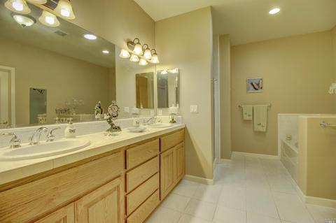 306 Glen Eagle Ct, Vacaville, CA 95688 photo 25