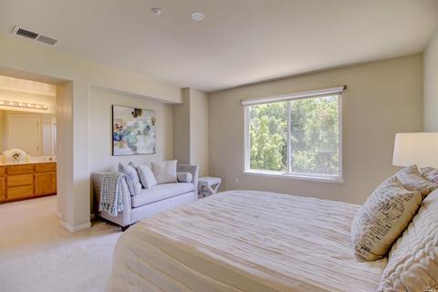 19 Magellan Ct, Novato, CA 94949 photo 4