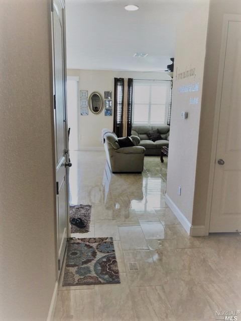 272 Aster St, Vacaville, CA 95688 photo 5