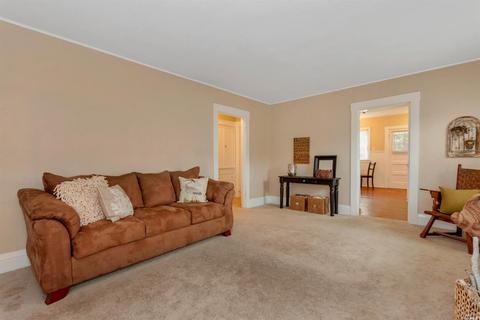 1429 Gordon St, Vallejo, CA 94590 photo 5