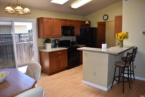568 Donner Ln, Ukiah, CA 95482 photo 4