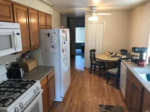 1610 Foothill Pl, Fairfield, CA 94534 photo 4