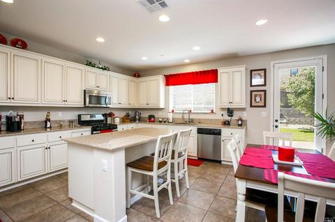 2141 Lariat Dr, Fairfield, CA 94534 photo 6