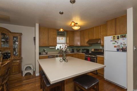 883 Olive St, Petaluma, CA 94952 photo 2