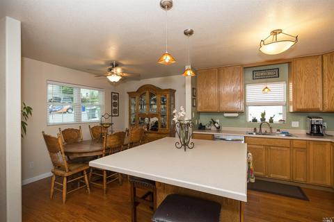 883 Olive St, Petaluma, CA 94952 photo 3