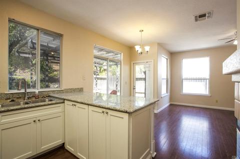 100 Bald Eagle Dr, Vacaville, CA 95688 photo 4