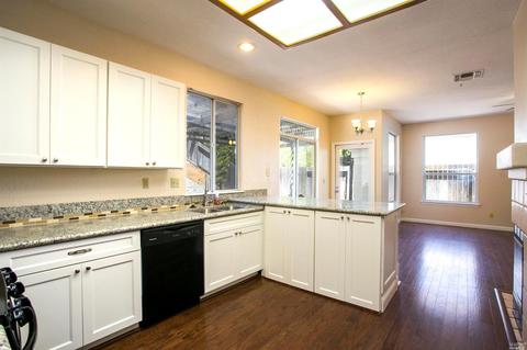 100 Bald Eagle Dr, Vacaville, CA 95688 photo 3