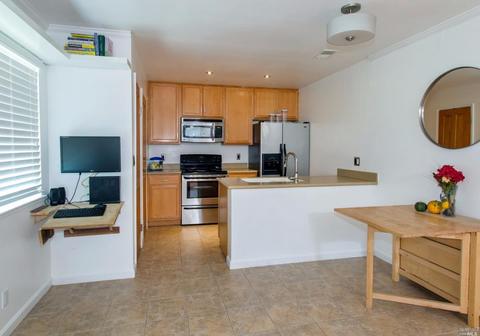 36 Trinity Dr, Novato, CA 94947 photo 4