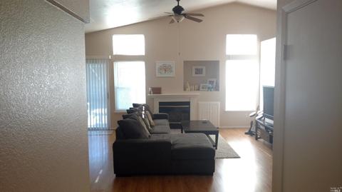 845 Bounds Dr, Dixon, CA 95620 photo 2